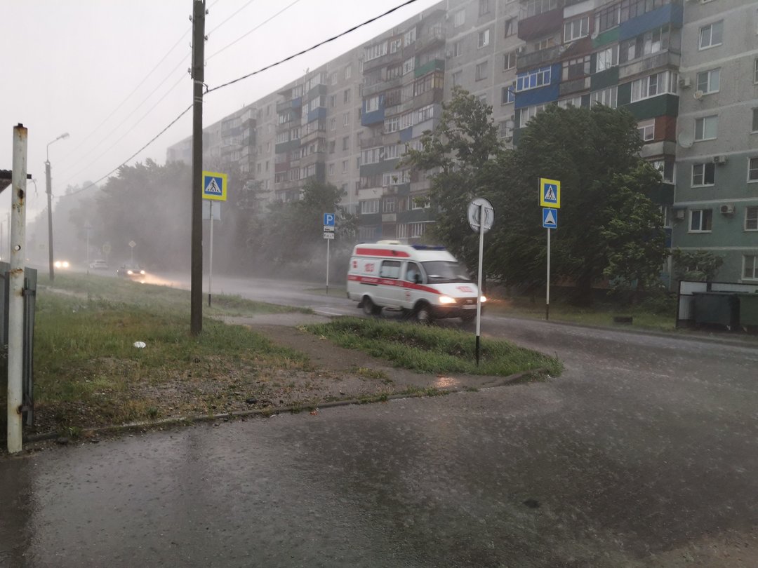 Температура в адыгее. Сильный дождь. Сегодня дождь в Майкопе. Фото Майкоп 2023. Ледяной дождь Краснодар ДТП.